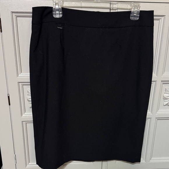Calvin Klein Dresses & Skirts - Calvin Klein Knee Length Black Pencil Skirt Size 12